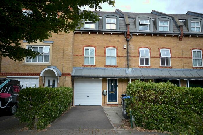 3 Bedroom Town House To Rent In Chamberlayne Avenue, Wembley, HA9