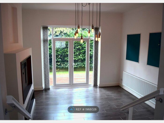 4 Bedroom Terraced House To Rent In Parkfield Court, Altrincham, WA14