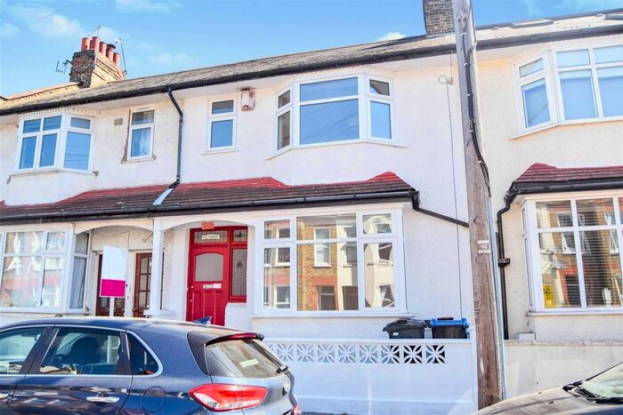 3 Bedroom Property To Rent In Boundary Road, Colliers Wood, SW19