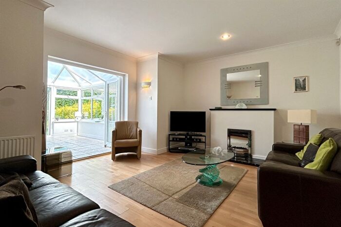 4 Bedroom Town House For Sale In Waterford Place, Heald Green, Cheadle, SK8