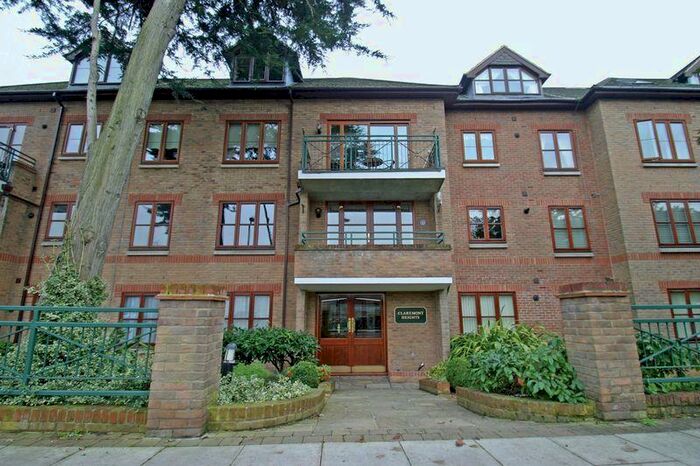 2 Bedroom Apartment To Rent In Enfield, EN2