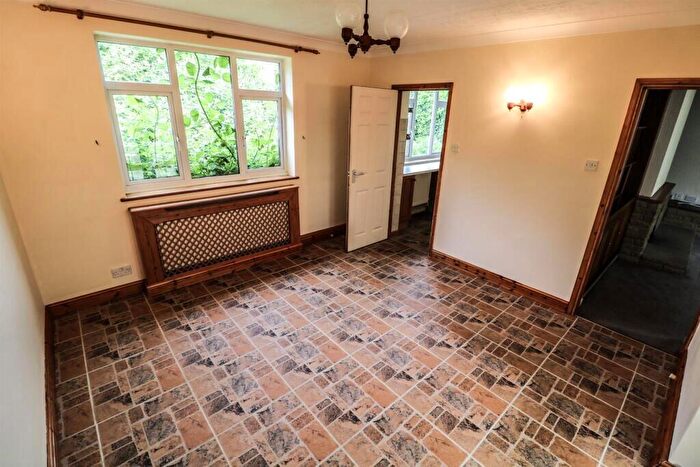 4 Bedroom Detached House For Sale In Lincoln Rd, Deeping Gate, Peterborough, Cambs, PE6