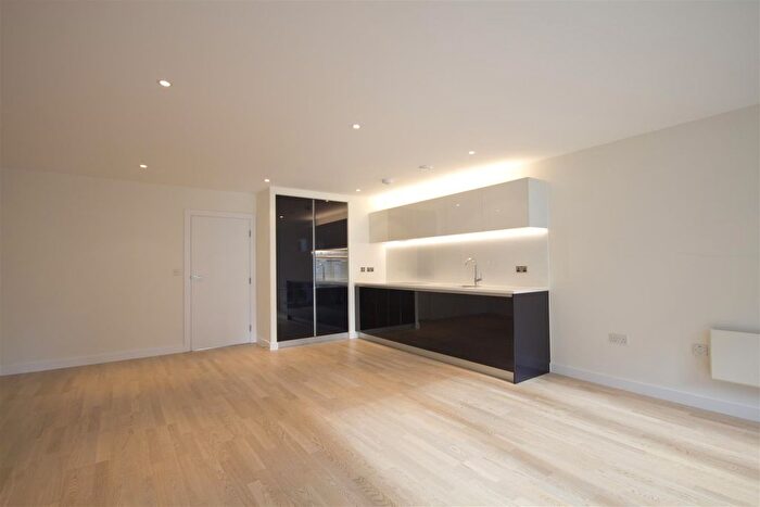 2 Bedroom Flat To Rent In Pump House Crescent, Brentford, TW8