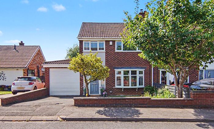 3 Bedroom Semi-Detached House For Sale In Tudor Avenue, Coventry, CV5