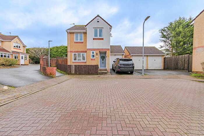 3 Bedroom Detached House For Sale In Thistle Close, Barry, CF62