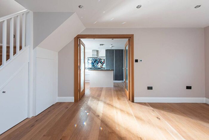 4 Bedroom Terraced House To Rent In Moat Crescent, Finchley, London, N3