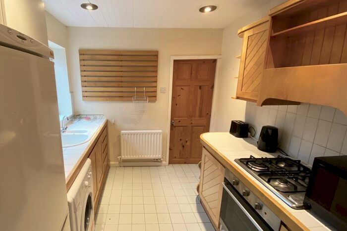 3 Bedroom Flat To Rent In Ashleigh Grove, Jesmond, West Jesmond, Newcastle Upon Tyne, Tyne And Wear, NE2