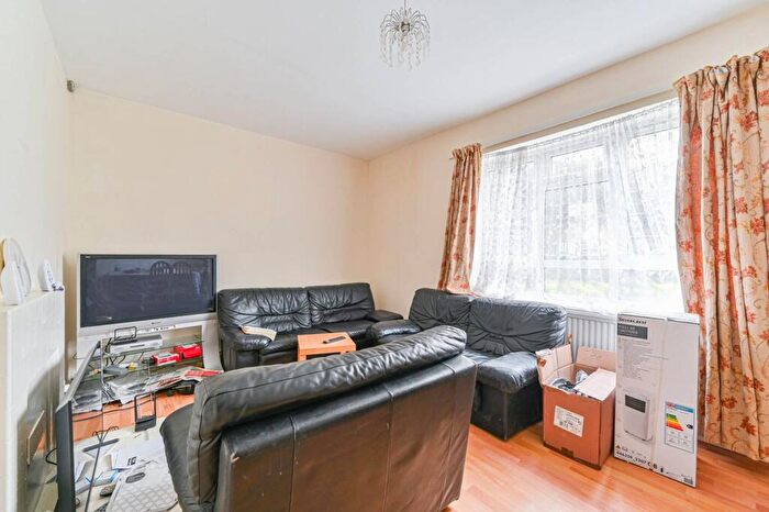 3 Bedroom Flat To Rent In Valentine Court, Forest Hill, London, SE23