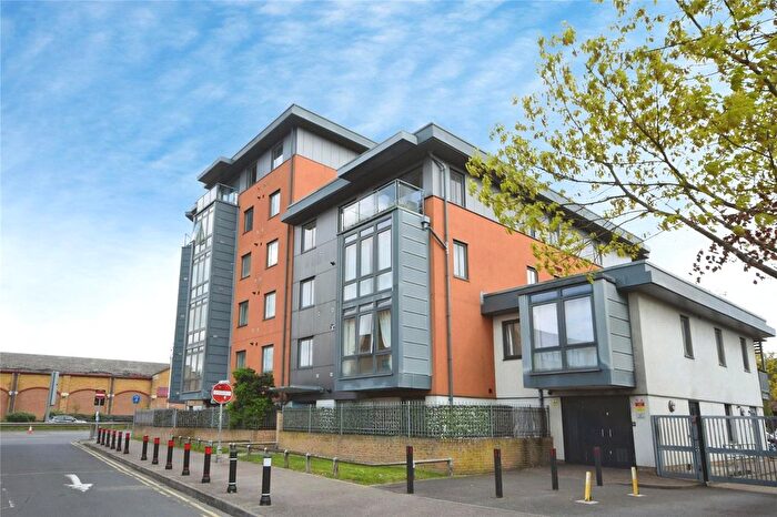 2 Bedroom Flat For Sale In Lynmouth Avenue, Chelmsford, Essex, CM2