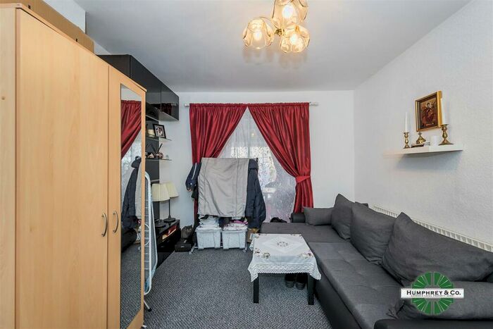 2 Bedroom Flat To Rent In Fairland Road, London, E15