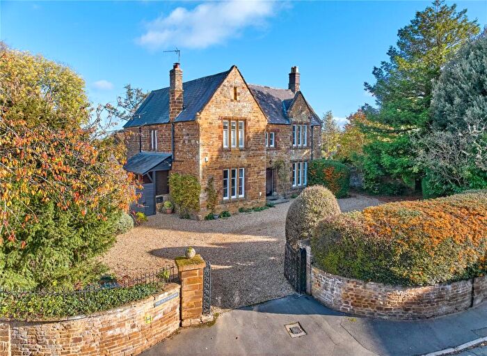 5 Bedroom Detached House For Sale In Parsons Street, Woodford Halse, Daventry, Northamptonshire, NN11