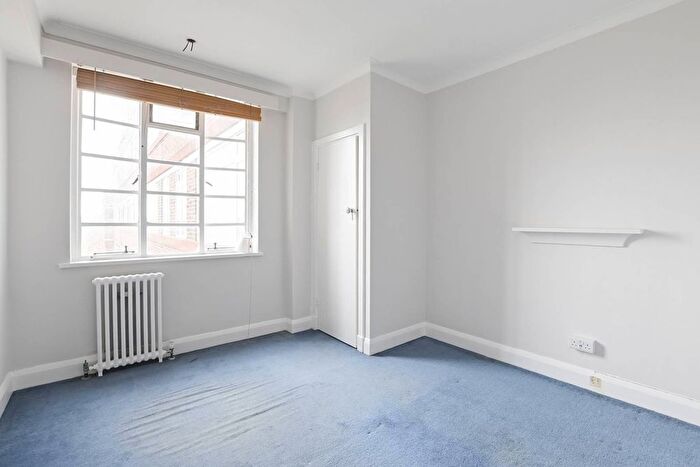 1 Bedroom Flat To Rent In Du Cane Court, Balham, London, SW17