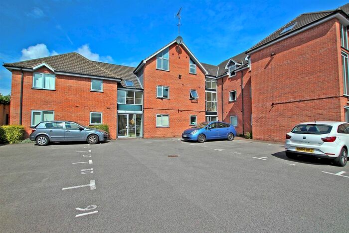 2 Bedroom Flat To Rent In The Gables, Plains Road, Nottingham NG3