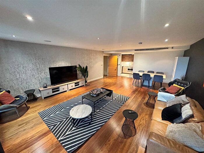 3 Bedroom Flat To Rent In Lensbury Avenue, London, SW6