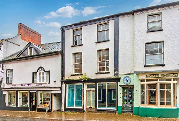 4 Bedroom Character Property For Sale In High Street, Kington, HR5