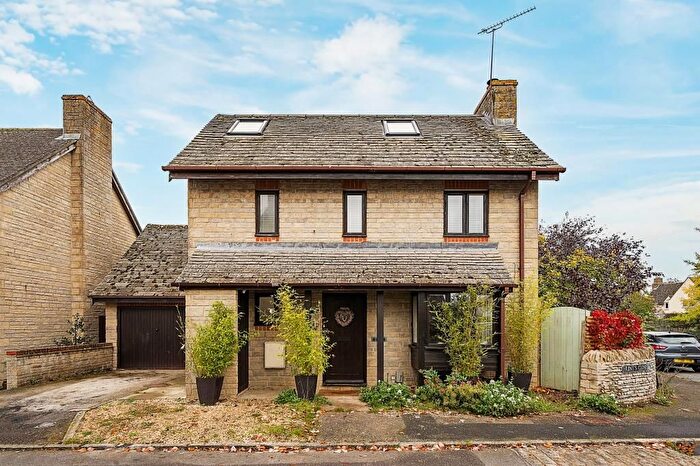 3 Bedroom Detached House For Sale In Stonesfield, Oxfordshire, OX29