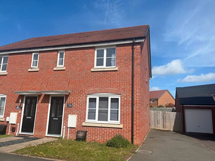 3 Bedroom Semi-Detached House To Rent In Lionheart Avenue, Bishops Tachbrook, Leamington Spa, CV33