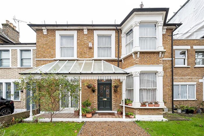 3 Bedroom Property For Sale In Windsor Road, Forest Gate, E7