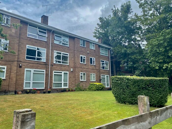 2 Bedroom Apartment To Rent In Victoria Court, L17