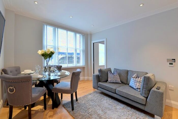 1 Bedroom Flat To Rent In Hill Street, London, W1J