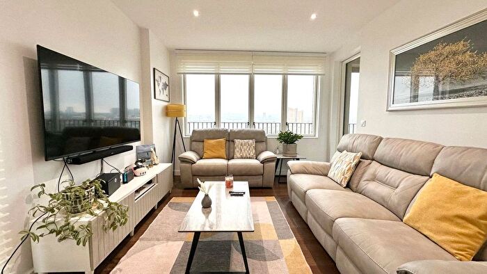 2 Bedroom Flat For Sale In Lockside Way, London, E16