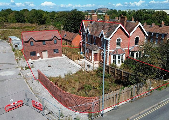 6 Bedroom Property For Sale In Walrow Road, Highbridge, TA9
