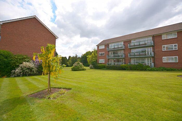 2 Bedroom Flat To Rent In Uxbridge Road, Hatch End, HA5