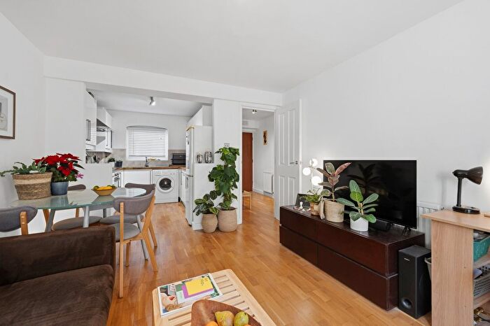 1 Bedroom Flat For Sale In Irvine Court, Whitfield Street, W1T