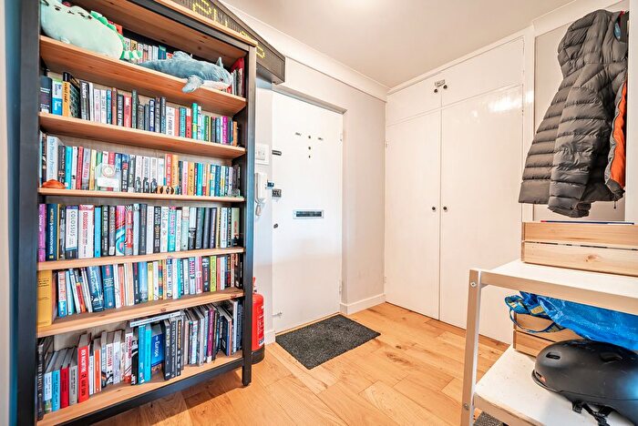 1 Bedroom Flat For Sale In Southcote Road, Reading, Berkshire, RG30