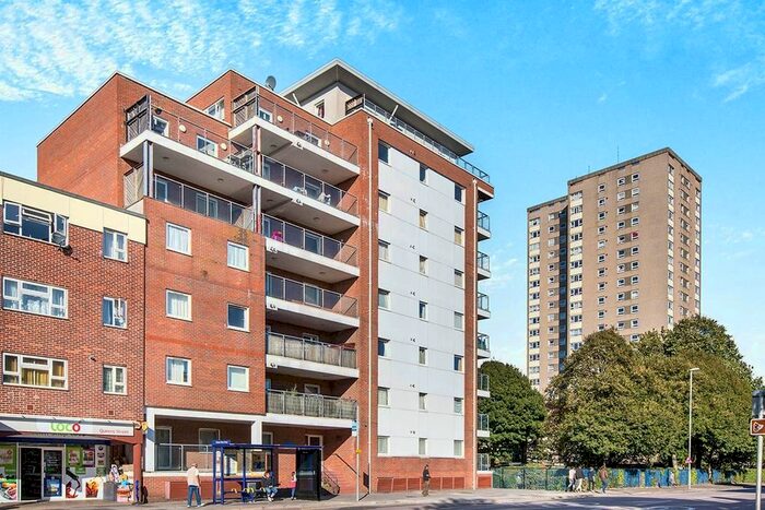 2 Bedroom Flat To Rent In Queen Street, Portsmouth, PO1