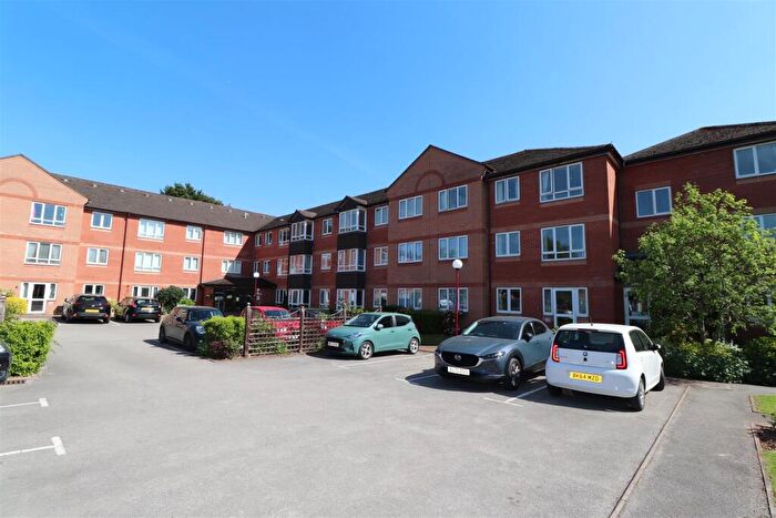 2 Bedroom Apartment For Sale In Ashdene Gardens, Kenilworth, CV8