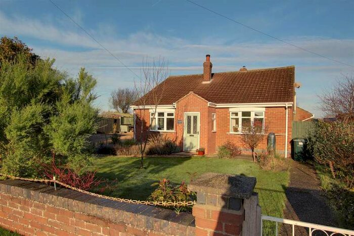 2 Bedroom Detached Bungalow For Sale In Station Road, Willoughby, LN13