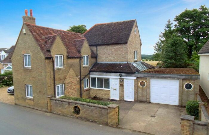 4 Bedroom Detached House For Sale In St. Johns Road, Moggerhanger, MK44