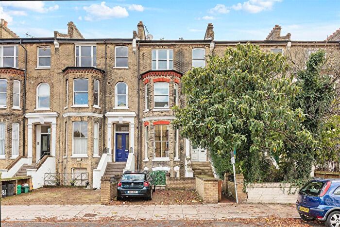 1 Bedroom Flat To Rent In Tollington Park, Finsbury Park, N4