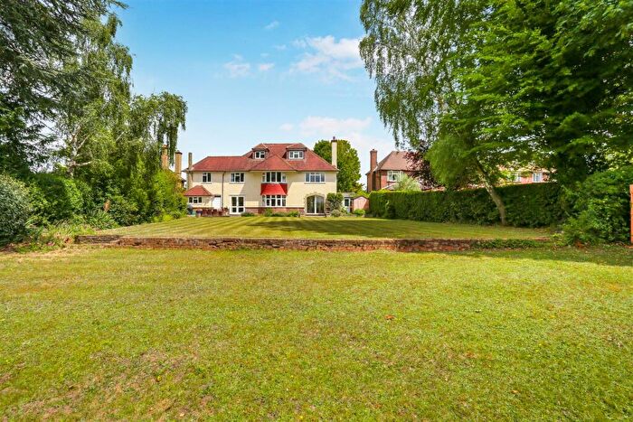 7 Bedroom Detached House For Sale In Cheyham Way, South Cheam, SM2