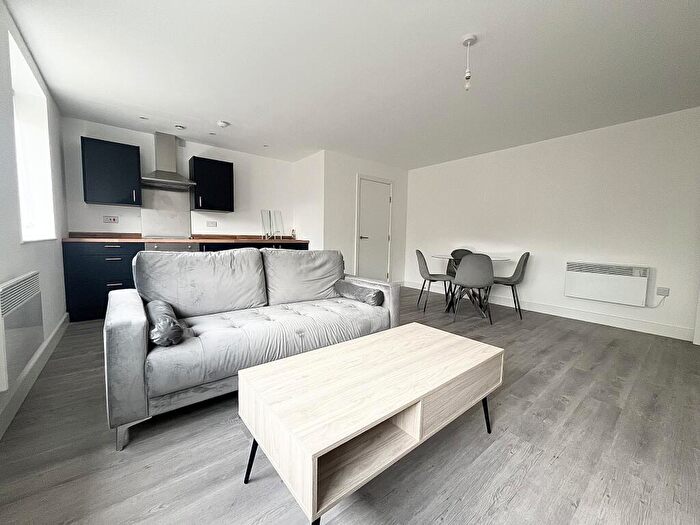 1 Bedroom Apartment To Rent In Bingley Road, Bradford, BD9