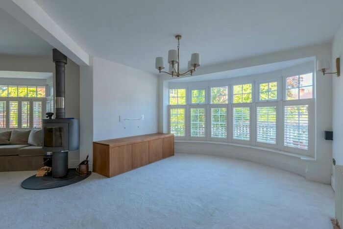 3 Bedroom Cottage For Sale In Ullenhall, B95