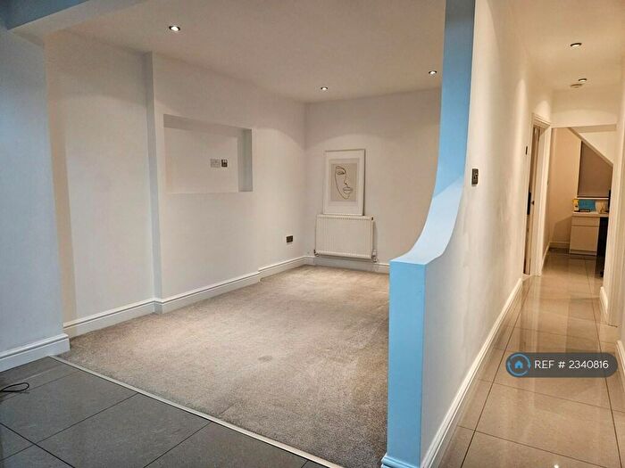 2 Bedroom Bungalow To Rent In Trevor Close, Northampton, NN5
