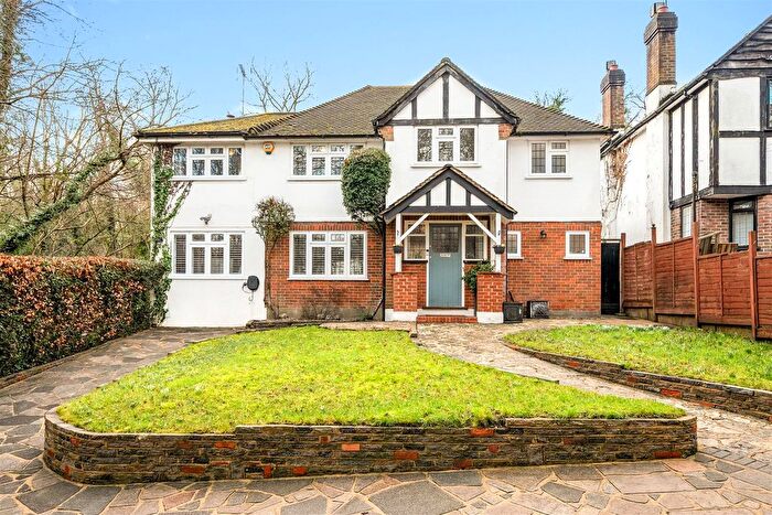 4 Bedroom Detached House For Sale In Holly Lane West, Banstead, SM7