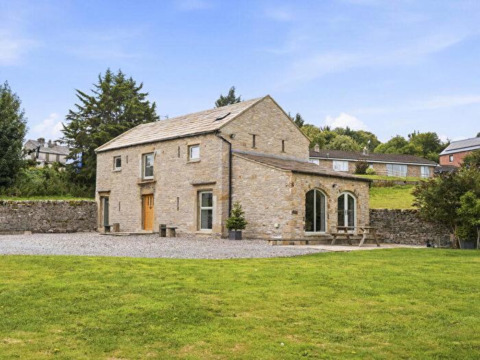 2 Bedroom Equestrian Facility For Sale In Dog Hill Barn, Middleham, DL8