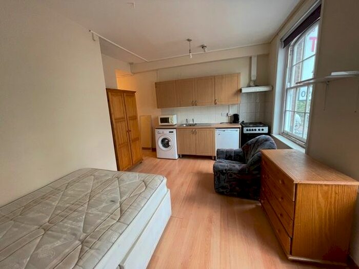 Studio To Rent In Greenford Avenue, Hanwell, W7