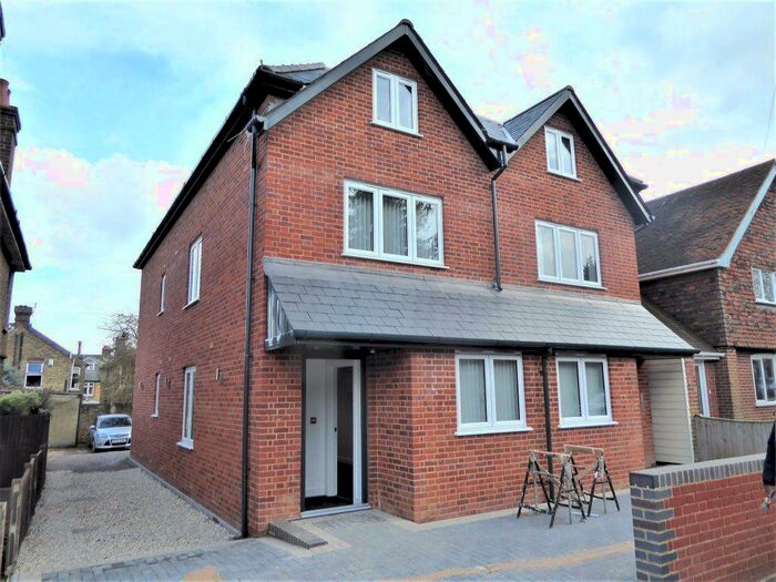 1 Bedroom Flat To Rent In Stephenson Court, Forty Acres Road - Ref, CT2