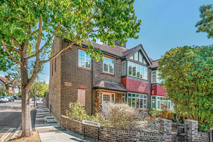 4 Bedroom Semi-Detached House For Sale In Ferry Road, Barnes, SW13
