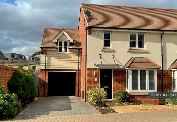 4 Bedroom Semi-Detached House To Rent In School Lane, Havant, PO9