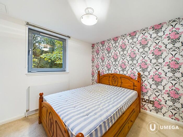 2 Bedroom Apartment To Rent In Slateford Road, Slateford, Edinburgh, EH14