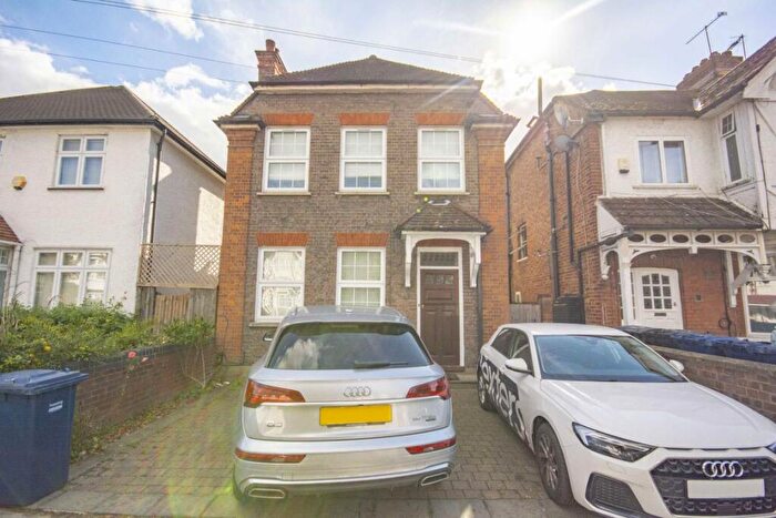 3 Bedroom Detached House To Rent In Egerton Gardens, Hendon, NW4
