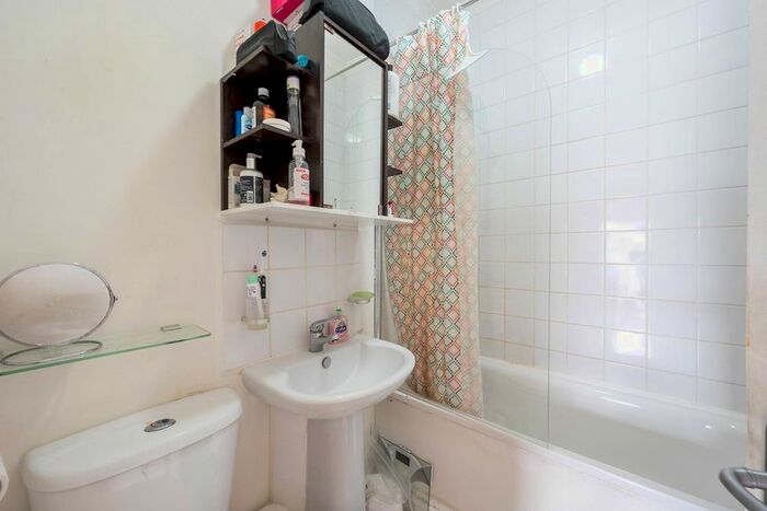 1 Bedroom Flat To Rent In Roehampton High Street, Roehampton, London, SW15