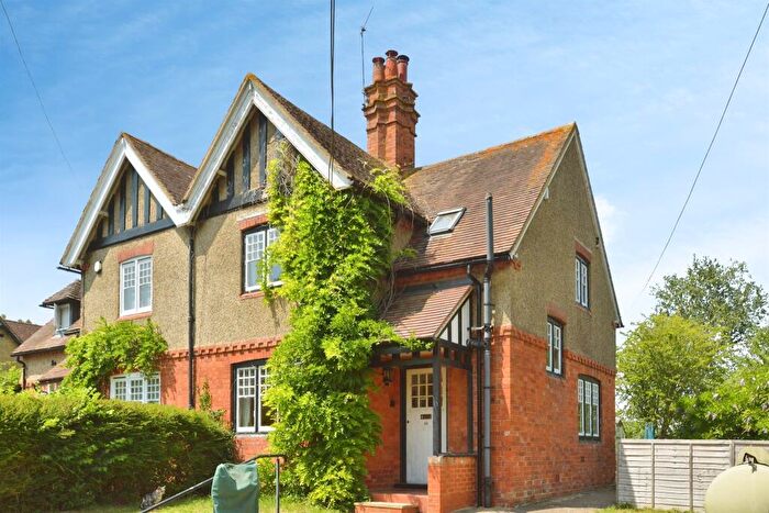 3 Bedroom Semi-Detached House For Sale In Leckhampstead Road, Wicken, Milton Keynes, MK19