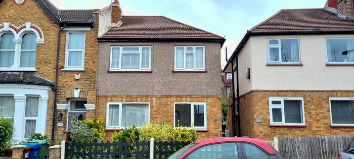 2 Bedroom Maisonette To Rent In Crystal Palace Road, London, SE22