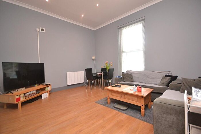 1 Bedroom Flat To Rent In London Road, Reading, Berkshire, RG1